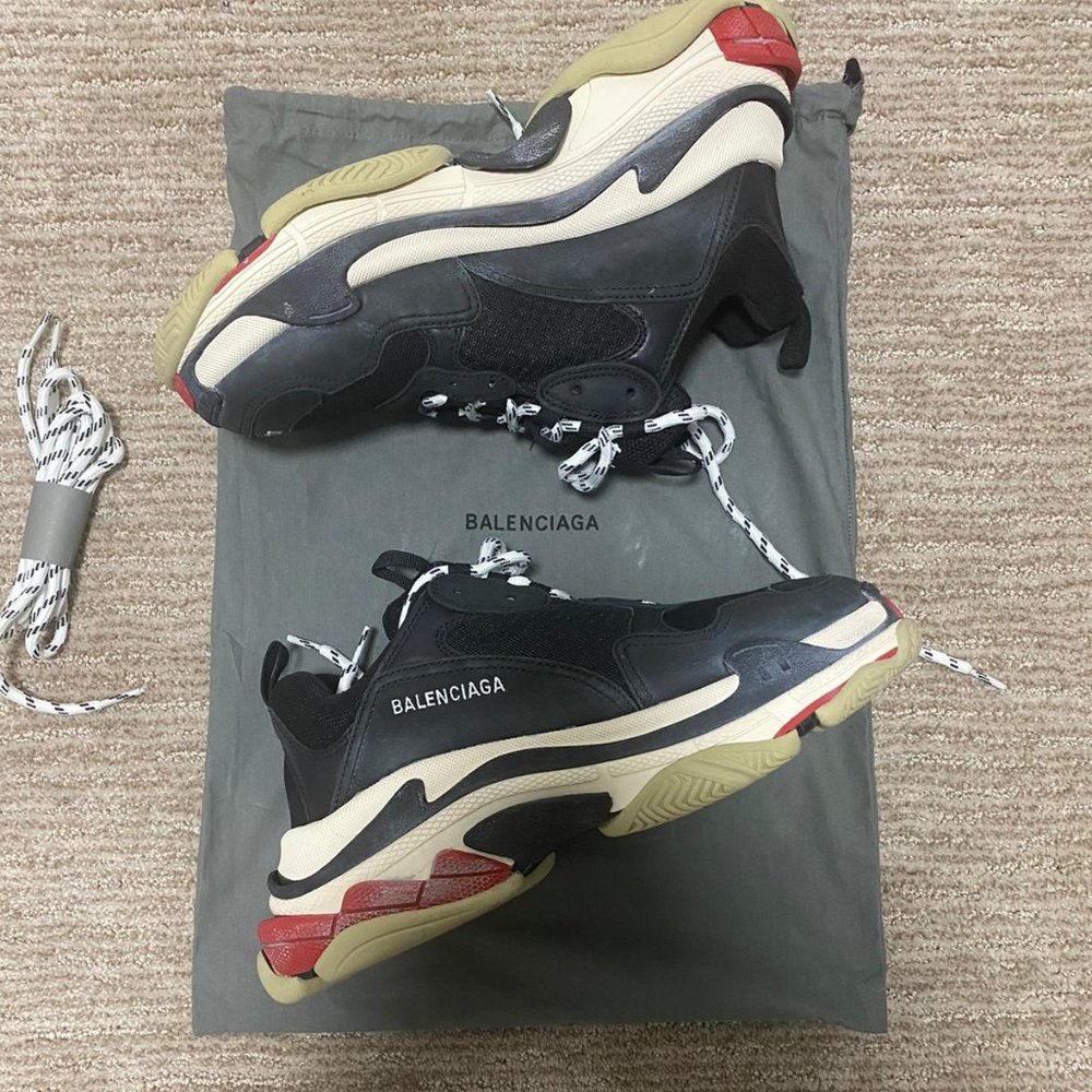 Balenciaga Triple S - Size 10US 43 EUR